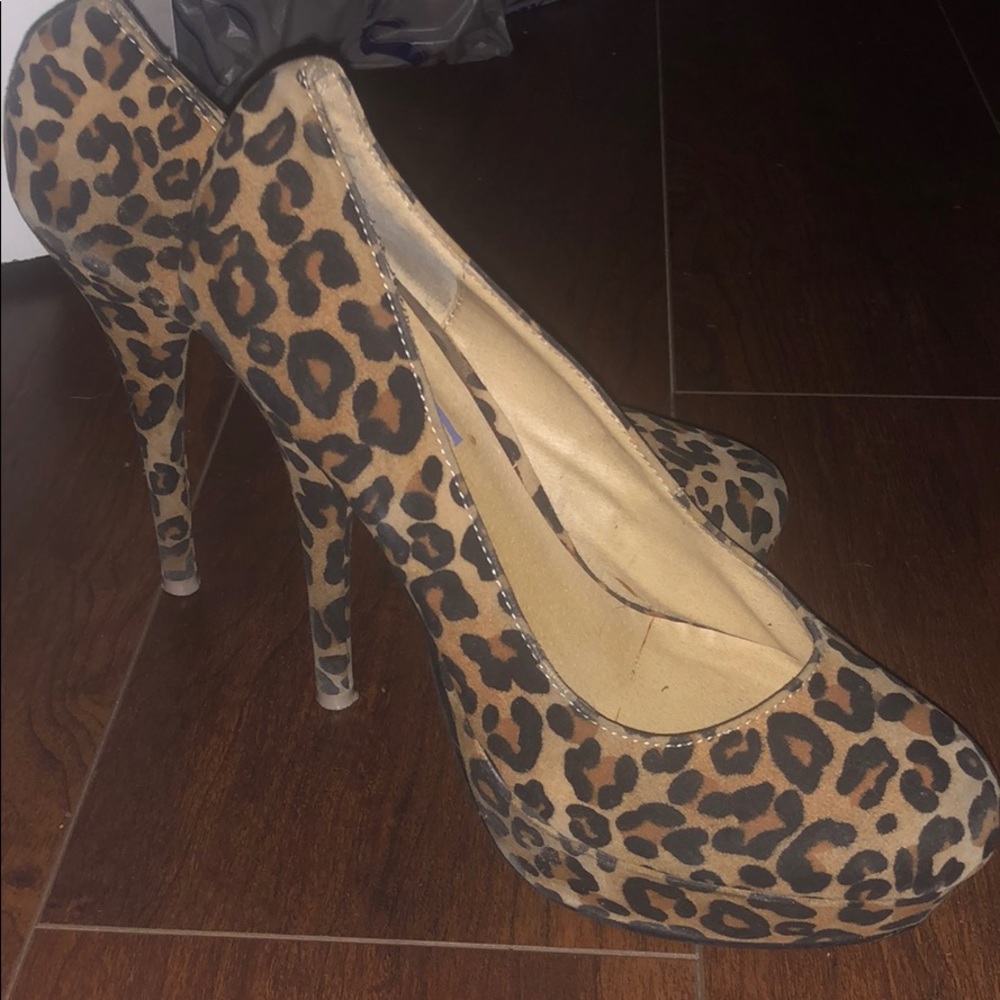 Leopard heels worn once